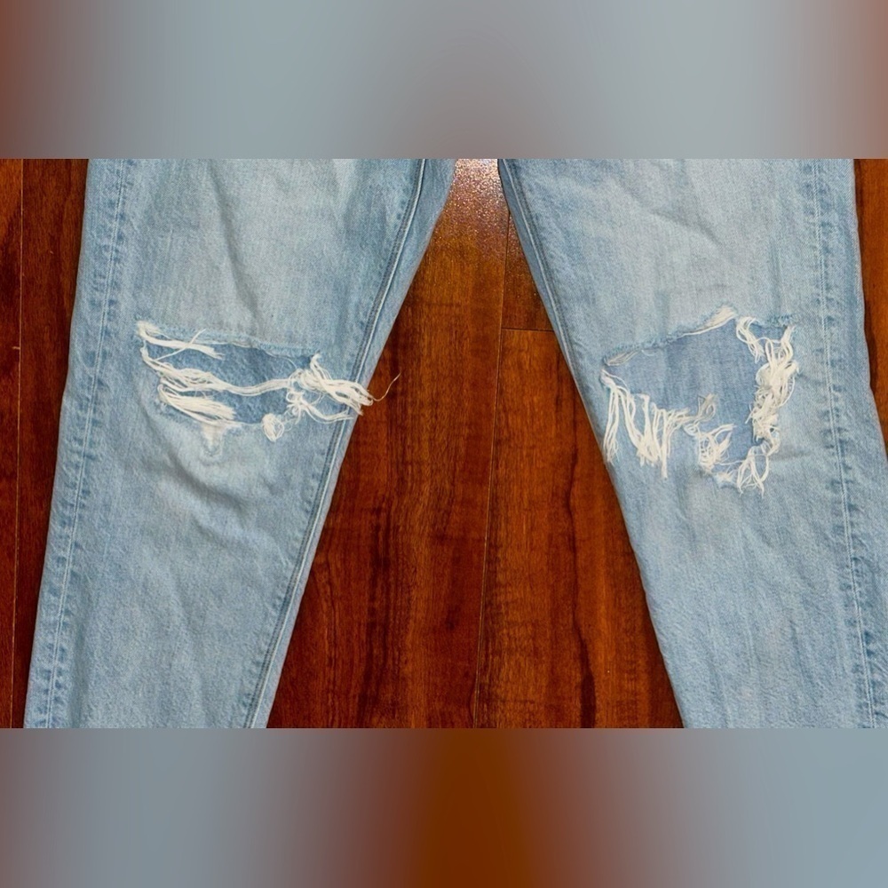 American Eagle Distressed Mom Jean - Picture 6 of 8